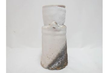 金森伸郎　志野焼　志野灰被　雪野志野　温かみを感じる独特の風合いが魅力の花生2点セット(前田昌道書付、花活、花入、花器、花瓶、ウコン布付き、裏印、共箱付)(R-081510)