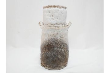 金森伸郎　志野焼　志野灰被　雪野志野　温かみを感じる独特の風合いが魅力の花生2点セット(前田昌道書付、花活、花入、花器、花瓶、ウコン布付き、裏印、共箱付)(R-081510)