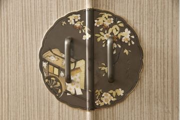 中古　国産手造り家具　御所車　上品な和を演出してくれる総桐箪笥・上段(並厚、桐たんす、着物箪笥、和タンス、衣装箪笥)(R-081524)