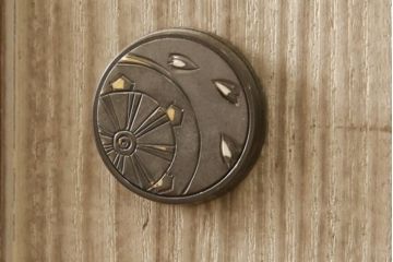 中古　国産手造り家具　御所車　上品な和を演出してくれる総桐箪笥・下段(並厚、桐たんす、収納箪笥、和タンス、衣装箪笥、チェスト、サイドチェスト)(R-081525)