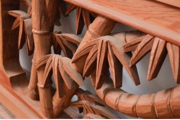 アンティーク建具　上手物!!　迫力のある虎と竹に波の図柄が魅力的な両面彫刻欄間1枚(明かり取り、明り取り)(製作費推定140万円)(R-081532)