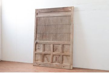 アンティーク建具　総欅(ケヤキ)材　古い木味が魅力　桟の細かい蔵戸1枚(引き戸、玄関戸、格子戸)(R-081534)