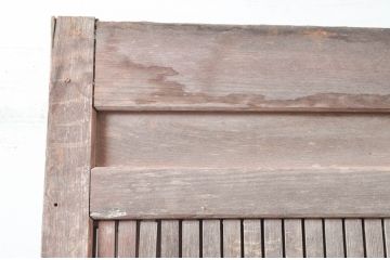 アンティーク建具　総欅(ケヤキ)材　古い木味が魅力　桟の細かい蔵戸1枚(引き戸、玄関戸、格子戸)(R-081534)