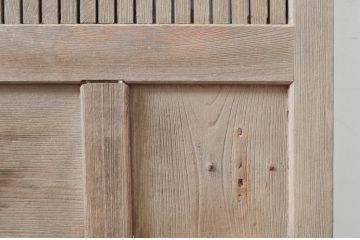 アンティーク建具　総欅(ケヤキ)材　古い木味が魅力　桟の細かい蔵戸1枚(引き戸、玄関戸、格子戸)(R-081534)
