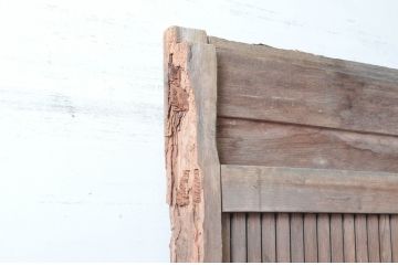 アンティーク建具　総欅(ケヤキ)材　古い木味が魅力　桟の細かい蔵戸1枚(引き戸、玄関戸、格子戸)(R-081534)