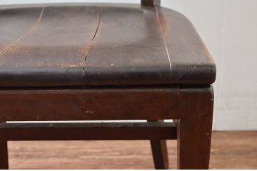 アメリカビンテージ　W.H.GUNLOCKE CHAIR CO.(W.H.ガンロックチェア社)　アンティーク調　無骨でどっしりとした佇まいのチェア(板座チェア、ダイニングチェア、椅子、イス、ヴィンテージ)(R-081541)