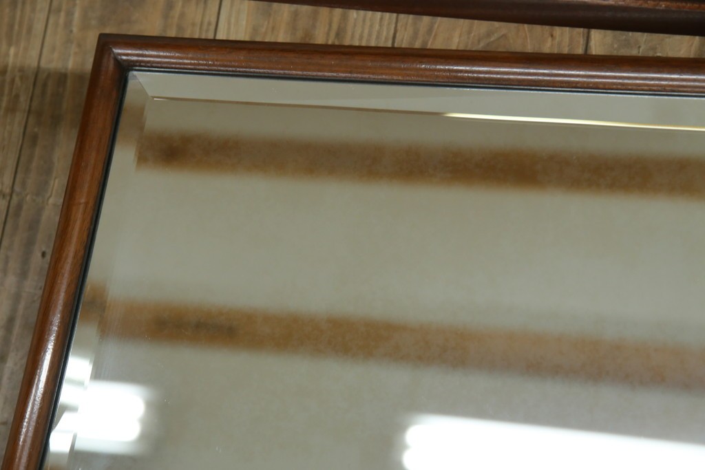 イギリスアンティーク　マホガニー材　繊細なフォルムが魅力的なスタンドミラー　(R-081552)