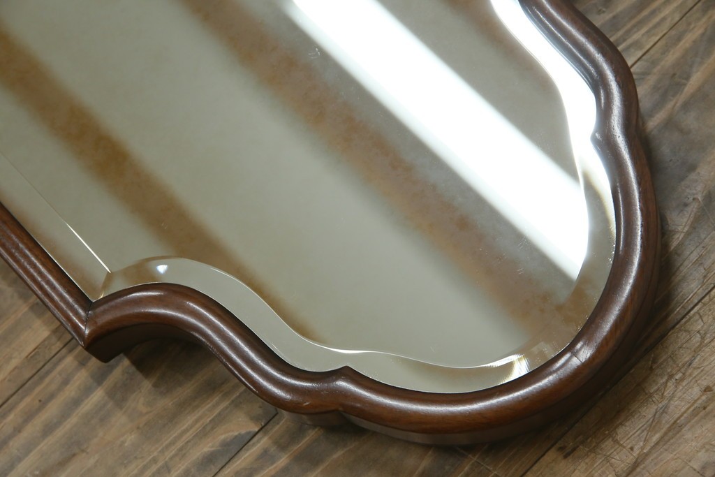 イギリスアンティーク　マホガニー材　繊細なフォルムが魅力的なスタンドミラー　(R-081552)