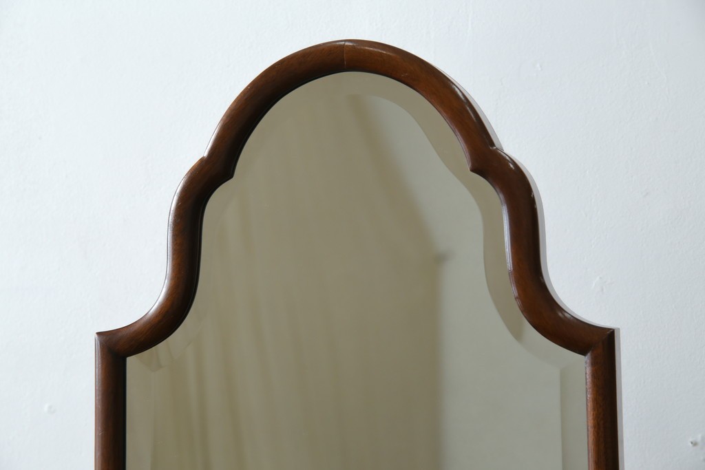 イギリスアンティーク　マホガニー材　繊細なフォルムが魅力的なスタンドミラー　(R-081552)