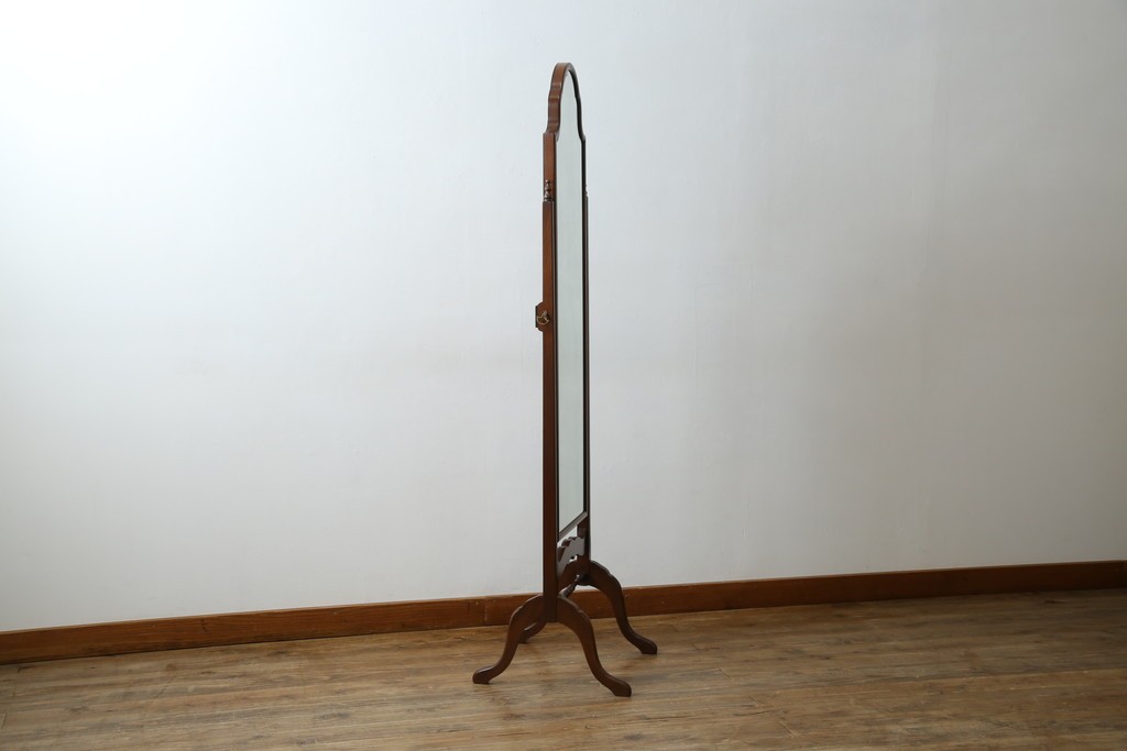 イギリスアンティーク　マホガニー材　繊細なフォルムが魅力的なスタンドミラー　(R-081552)