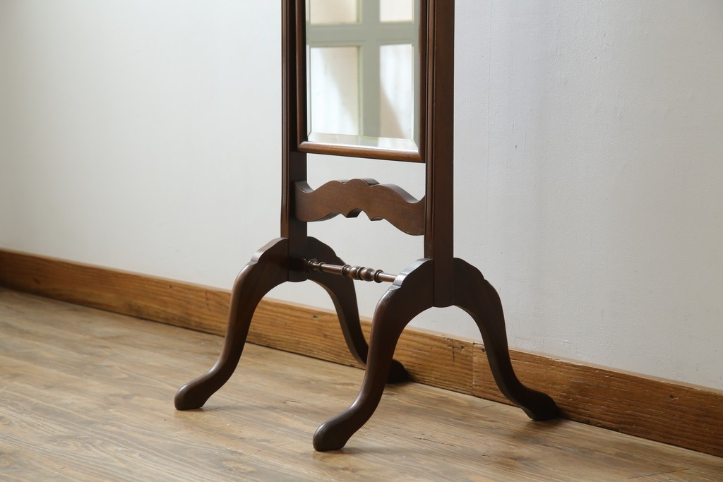 イギリスアンティーク　マホガニー材　繊細なフォルムが魅力的なスタンドミラー　(R-081552)