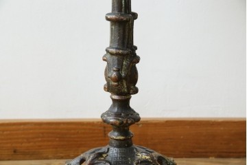 フランスアンティーク　ミラー天板　鋳物アイアンフレーム　チルトアップ　上品な曲線のデザインが目を引くコーヒーテーブル　(R-081554)