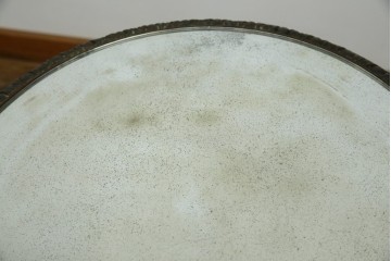 フランスアンティーク　ミラー天板　鋳物アイアンフレーム　チルトアップ　上品な曲線のデザインが目を引くコーヒーテーブル　(R-081554)