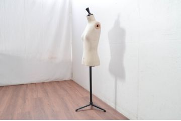 中古　フランス　最高級ブランド　STOCKMAN(ストックマン社)　小物や洋服のディプレイにもぴったりのお洒落なトルソー(マネキン、ディスプレイ雑貨、洋服掛け、帽子掛け、店舗什器)(定価約17万6千円)(R-081557)