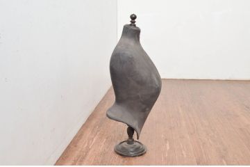 フランスアンティーク　ダークカラーがお洒落な卓上トルソー(マネキン、ディスプレイ雑貨、店舗什器)(R-081559)
