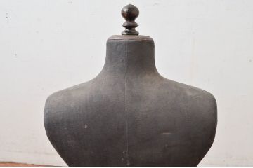 フランスアンティーク　ダークカラーがお洒落な卓上トルソー(マネキン、ディスプレイ雑貨、店舗什器)(R-081559)