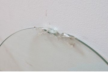 和製アンティーク　希少デザイン　真鍮(しんちゅう)フレームが上品さを醸し出す四段ディスプレイスタンド(ガラス棚、飾り棚、展示台、陳列棚、店舗什器)(R-081570)