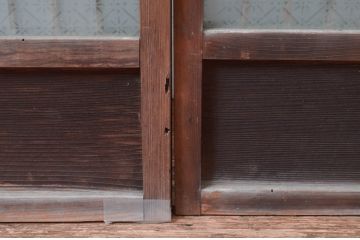 アンティーク建具　風情のある佇まいが魅力的!格子の入ったガラス窓2枚セット(ガラス戸、格子戸、引き戸)(R-081574)