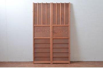 アンティーク建具　凝ったデザインが目を惹かれる!数奇屋の門扉1対2枚セット(板戸、ドア)(R-081575)
