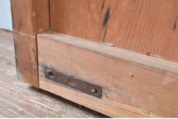 アンティーク建具　重厚な雰囲気漂う鉄板張りの蔵戸1枚(鉄扉、玄関戸、引き戸)(R-081577)