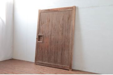 アンティーク建具　簡素な杉材の蔵戸1枚(玄関戸、引き戸)(R-081578)