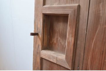 アンティーク建具　簡素な杉材の蔵戸1枚(玄関戸、引き戸)(R-081578)