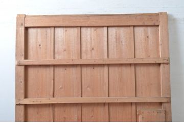 アンティーク建具　簡素な杉材の蔵戸1枚(玄関戸、引き戸)(R-081578)