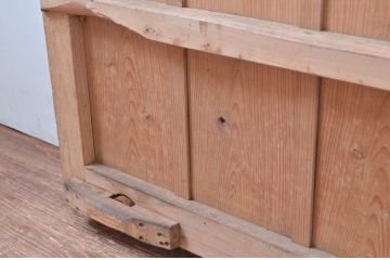 アンティーク建具　簡素な杉材の蔵戸1枚(玄関戸、引き戸)(R-081578)