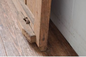 アンティーク建具　簡素な杉材の蔵戸1枚(玄関戸、引き戸)(R-081578)