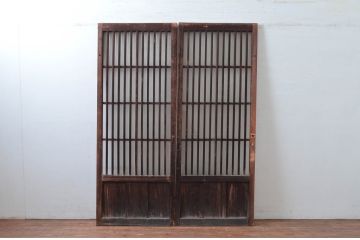 アンティーク建具　古民家スタイルにおすすめなガラス入り幅狭の玄関戸2枚セット(ガラス戸、引き戸、格子戸)(R-081585)