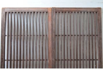 アンティーク建具　数寄屋のガラスなし格子戸2枚セット(荒格子戸、引き戸)(R-081586)