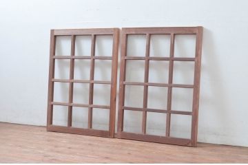 アンティーク建具　レトロな空間作りにおすすめな升目(マス目)のFIX窓2枚セット(きつね格子、狐格子、格子窓、ガラス欄間、明り取り、明かり取り、嵌め殺し、FIX窓、フィックス)(R-081589)