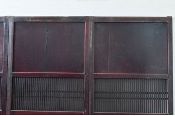 アンティーク建具　漆塗り　上質な和の空間を演出する格子帯戸4枚セット(引き戸、板戸、格子戸)(R-081597)