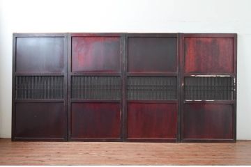 アンティーク建具　漆塗り　上質な和の空間を演出する格子帯戸4枚セット(引き戸、板戸、格子戸)(R-081598)