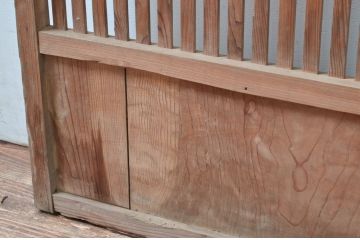 アンティーク建具　風情のある佇まいが魅力的な格子戸1枚(引き戸)(R-081601)