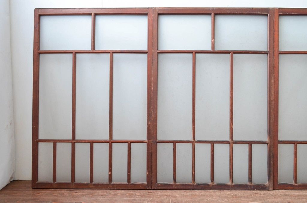 アンティーク建具　昭和初期～中期　大正ロマンの趣を残す縦桟意匠の窓4枚セット　(R-081602)