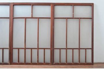 アンティーク建具　昭和初期～中期　大正ロマンの趣を残す縦桟意匠の窓4枚セット　(R-081602)