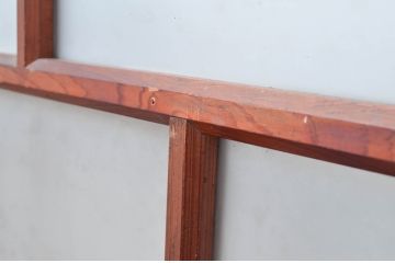 アンティーク建具　昭和初期～中期　大正ロマンの趣を残す縦桟意匠の窓4枚セット　(R-081602)