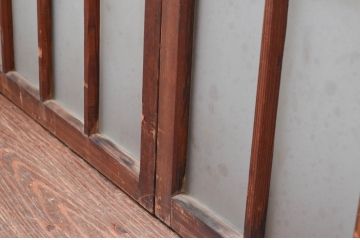 アンティーク建具　昭和初期～中期　大正ロマンの趣を残す縦桟意匠の窓4枚セット　(R-081602)