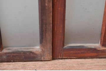 アンティーク建具　昭和初期～中期　大正ロマンの趣を残す縦桟意匠の窓4枚セット　(R-081602)