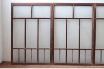 アンティーク建具　昭和初期～中期　大正ロマンの趣を残す縦桟意匠の窓4枚セット　(R-081602)