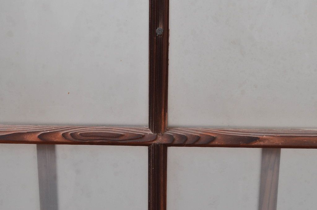 アンティーク建具　昭和初期～中期　大正ロマンの趣を残す縦桟意匠の窓4枚セット　(R-081602)