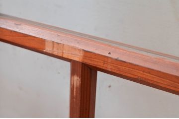 アンティーク建具　昭和初期～中期　大正ロマンの趣を残す縦桟意匠の窓2枚セット　(R-081603)