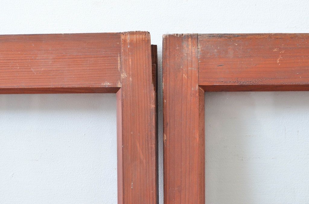 アンティーク建具　昭和初期～中期　大正ロマンの趣を残す縦桟意匠の窓2枚セット　(R-081603)