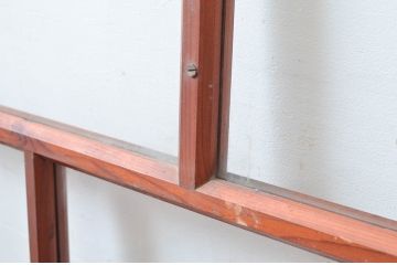 アンティーク建具　昭和初期～中期　大正ロマンの趣を残す縦桟意匠の窓2枚セット　(R-081603)