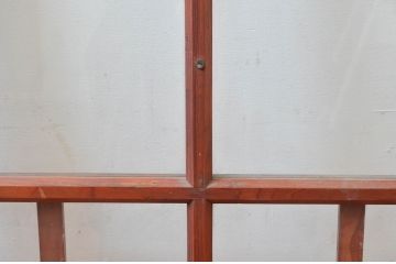 アンティーク建具　昭和初期～中期　大正ロマンの趣を残す縦桟意匠の窓2枚セット　(R-081603)