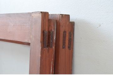 アンティーク建具　昭和初期～中期　大正ロマンの趣を残す縦桟意匠の窓2枚セット　(R-081603)