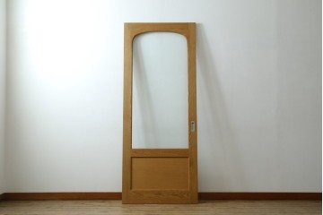 中古建具　美品　職人手作り　楢(ナラ)材　アーチ型のデザインがおしゃれな引き戸1枚　(R-081604)