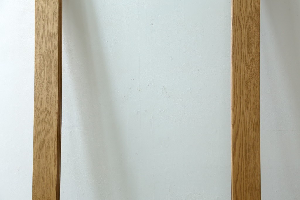中古建具　美品　職人手作り　楢(ナラ)材　アーチ型のデザインがおしゃれな引き戸1枚　(R-081604)