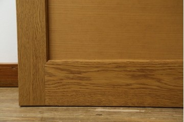 中古建具　美品　職人手作り　楢(ナラ)材　アーチ型のデザインがおしゃれな引き戸1枚　(R-081604)